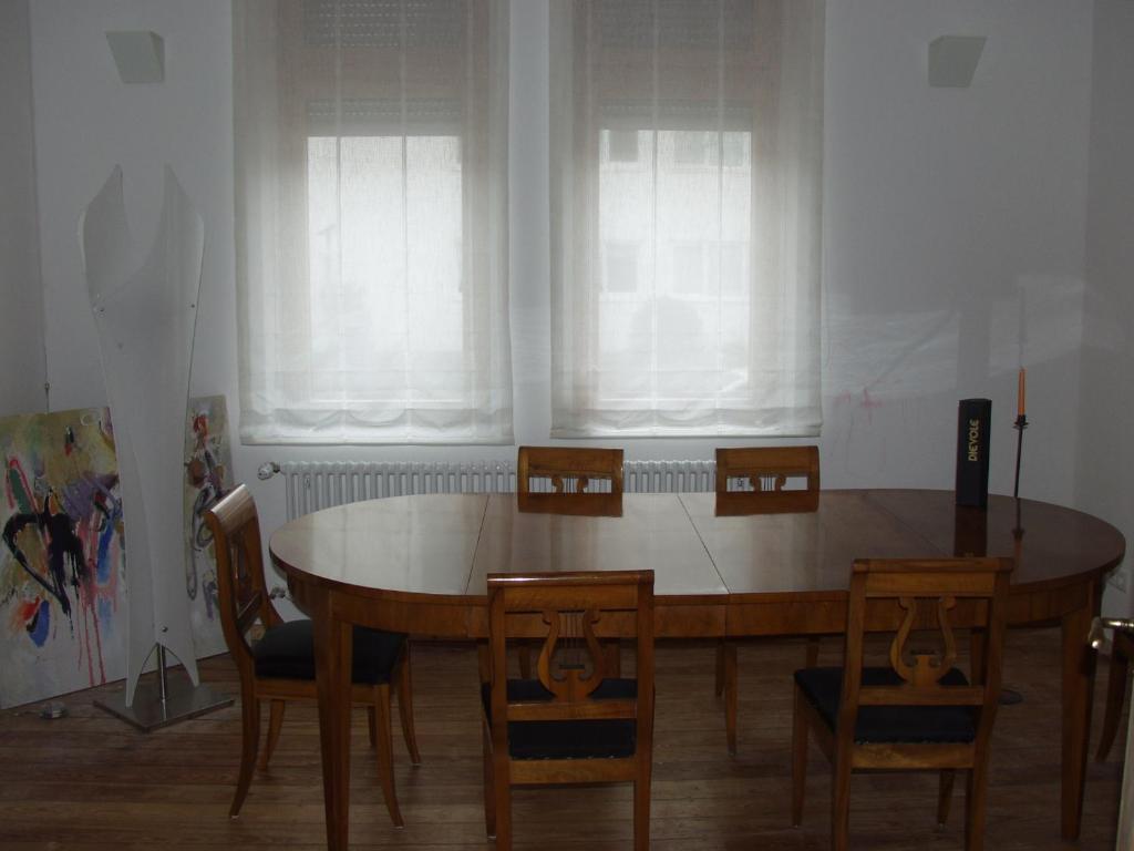Exklusive Gaestezimmer Landau Ландау Екстер'єр фото